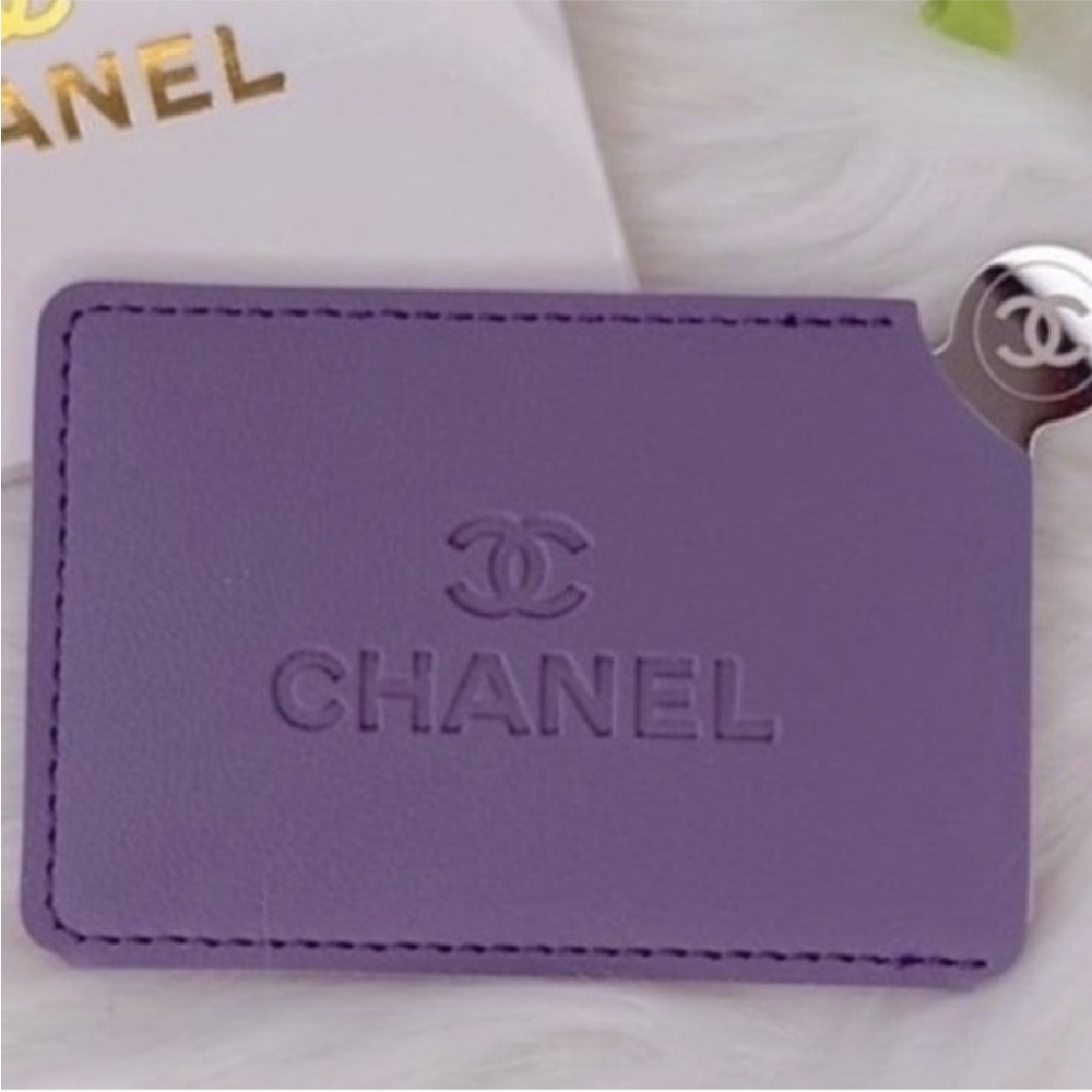 CHANEL Violet Card Holder With Mirror NEW